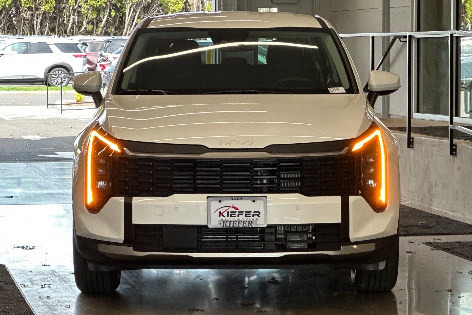 New 2026 Snow White Pearl Kia LX image 5
