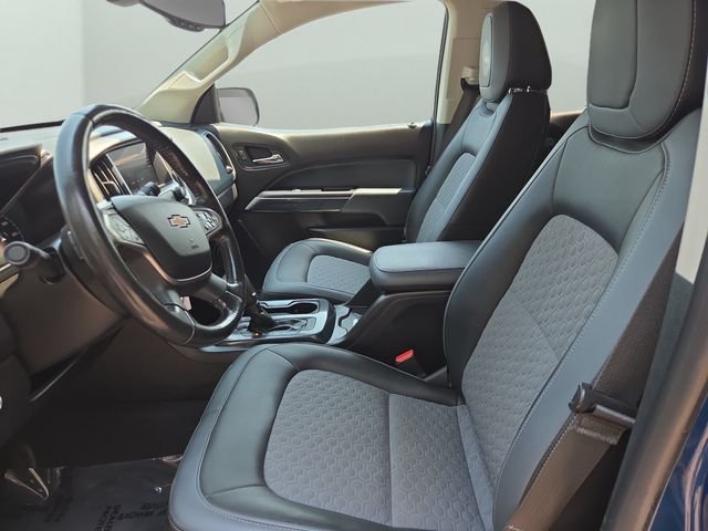 Used 2019 Pacific Blue Metallic Chevrolet Z71 image 30