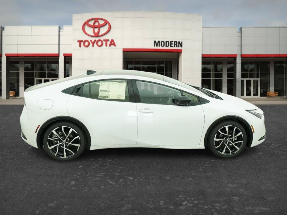 New 2026 Wind Chill Pearl Toyota XSE Premium image 16