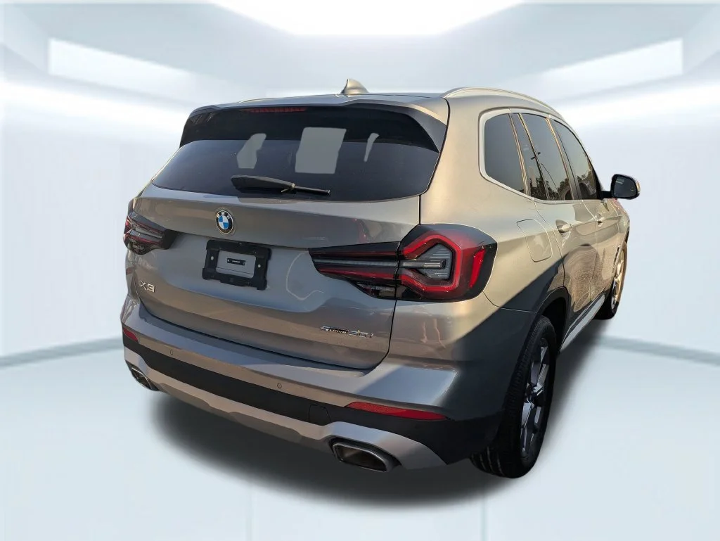 Used 2024 Gray BMW sDrive30i image 2
