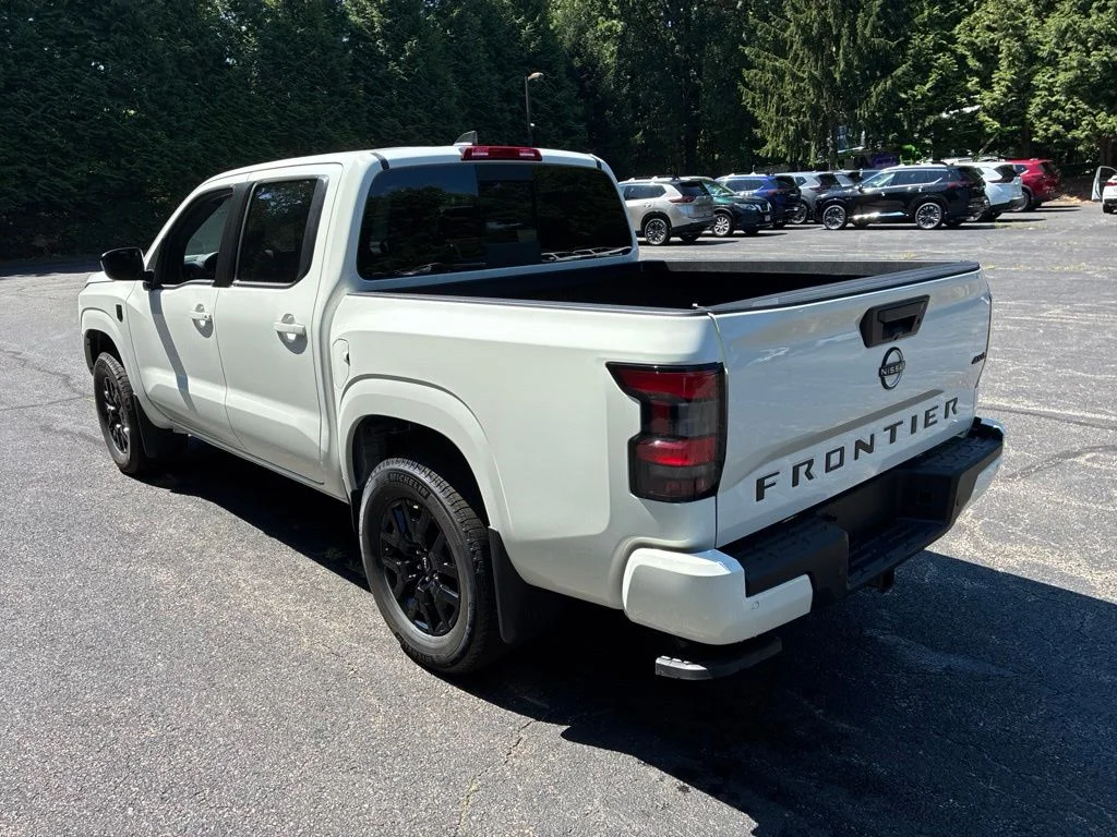 New 2026 Glacier White Nissan Crew Cab SV image 5