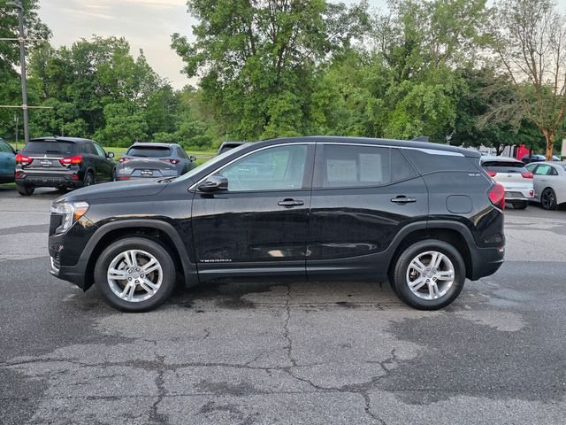 Used 2024 Ebony Twilight Metallic GMC SLE image 5
