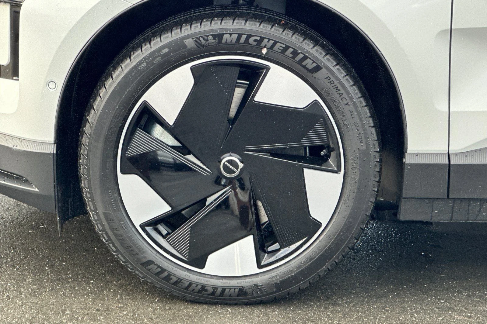 New 2026 White Volvo Twin Motor Performance Ultra image 13