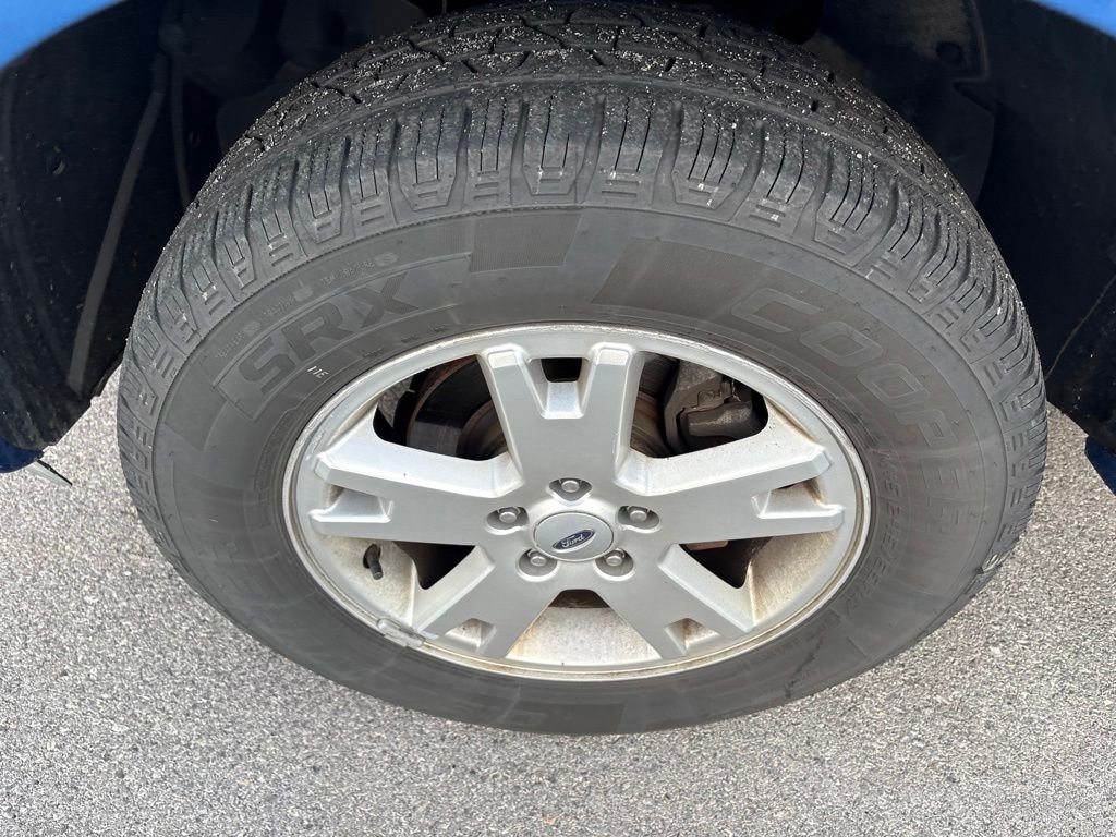 Used 2010 Blue Ford XLT image 4