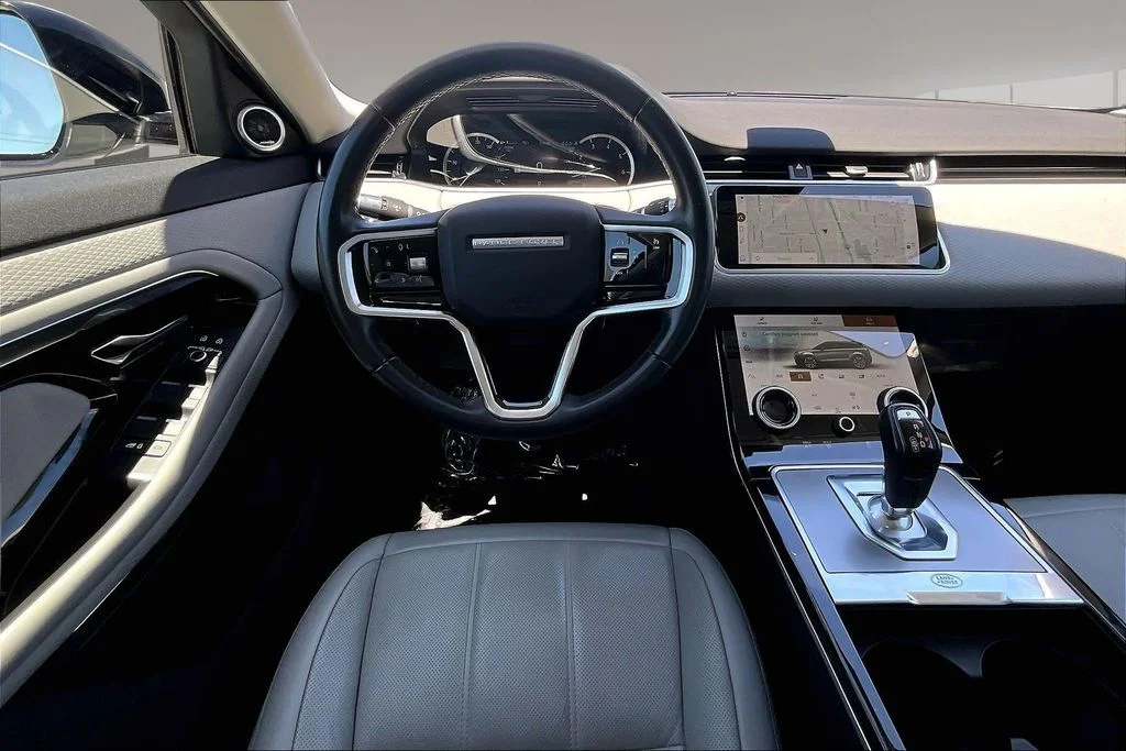 Used 2022 White Land Rover S image 8