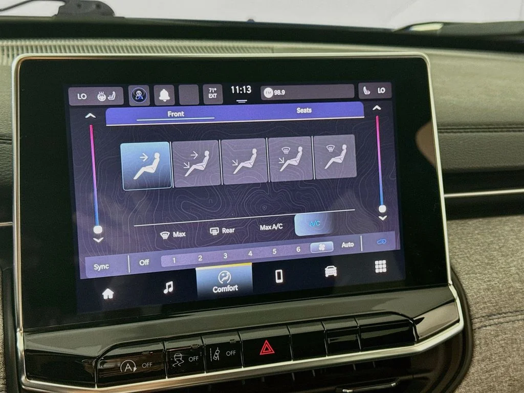 Used 2023 Laser Blue Pearlcoat Jeep Latitude image 7