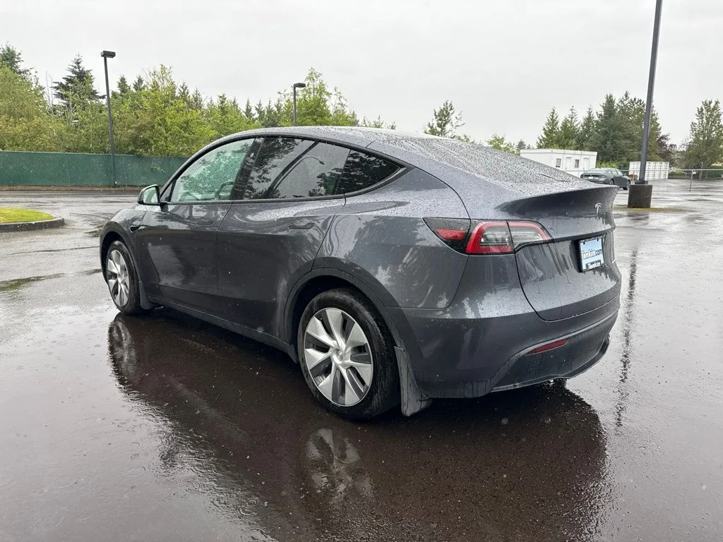 Used 2023 Midnight Silver Metallic Tesla Long Range image 5
