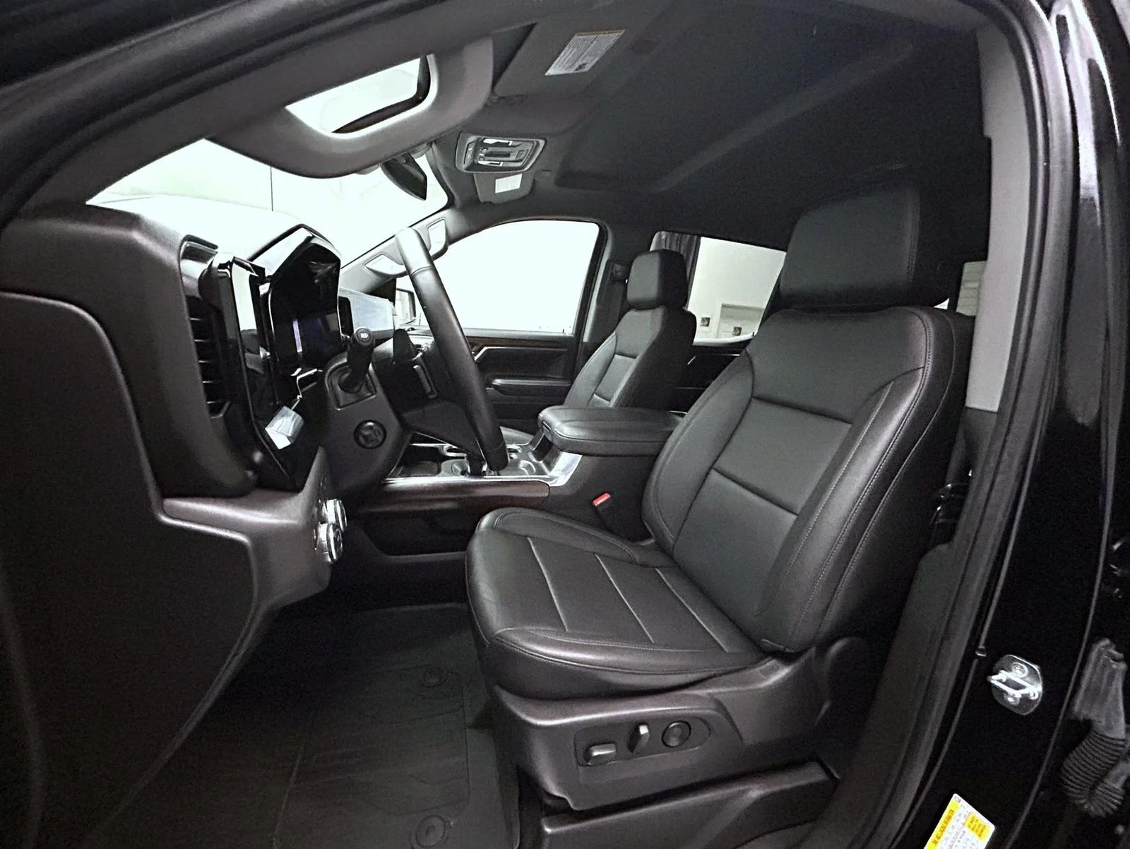 Used 2024 Black GMC SLT image 10