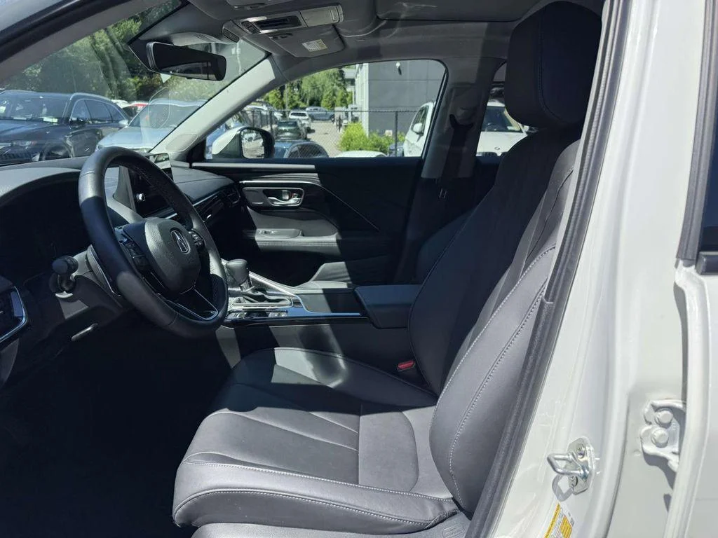 Used 2025 Platinum White Pearl Acura Base image 12
