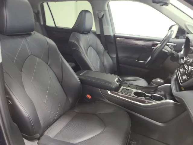 Used 2023 Blueprint Toyota Platinum image 12