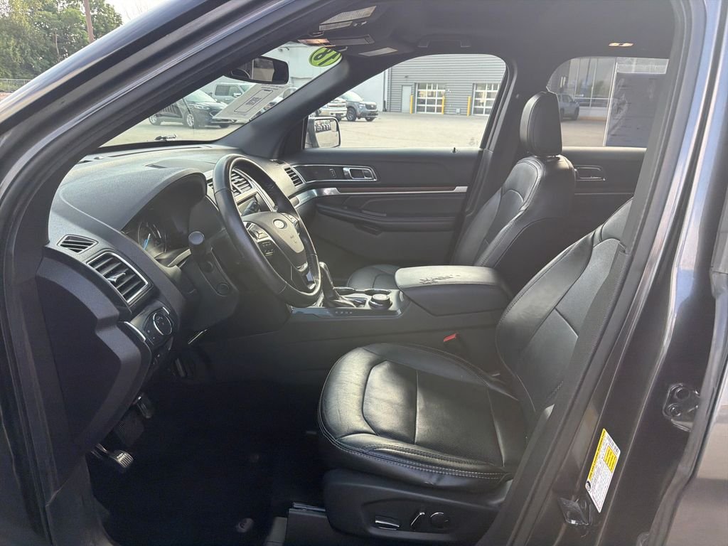 Used 2018 Gray Ford Limited image 13