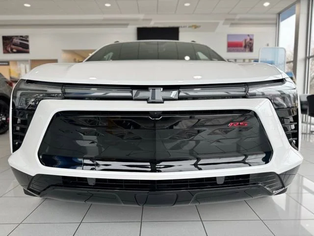 New 2025 Iridescent Pearl Tricoat Chevrolet RS image 10
