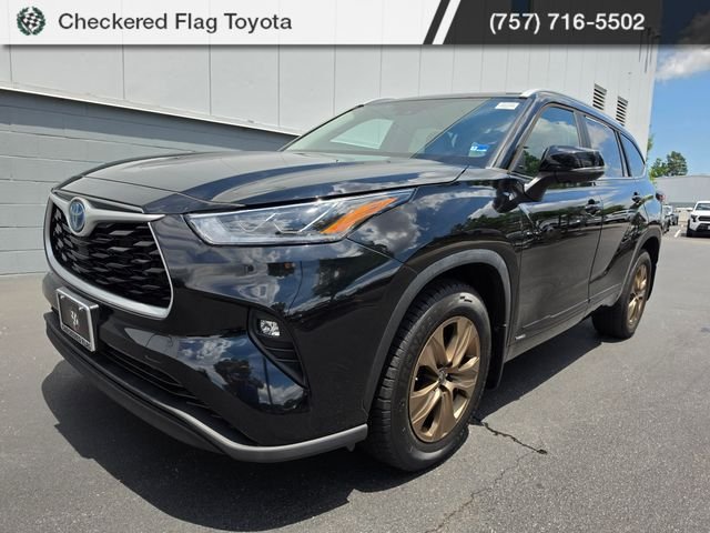2023 Toyota Highlander Hybrid Bronze Edition
