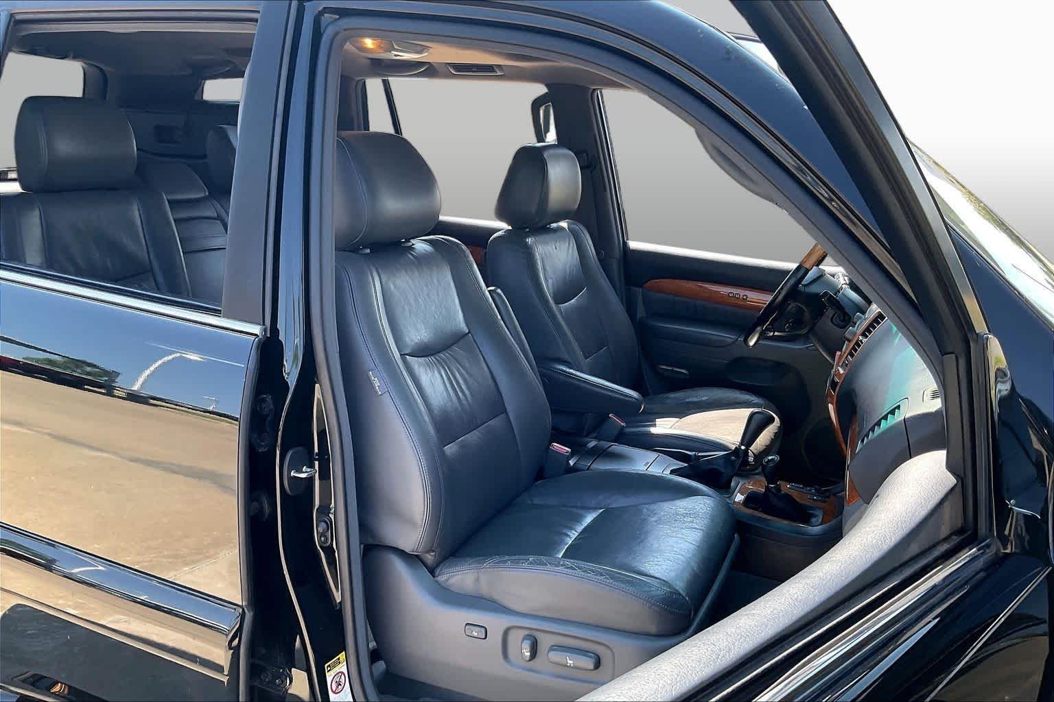 Used 2005 Black Onyx Lexus  image 8