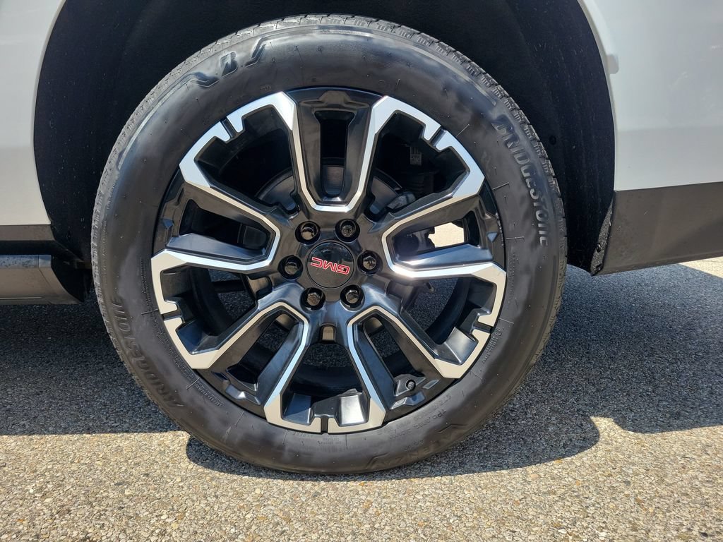 Used 2022 Summit White GMC Denali image 5