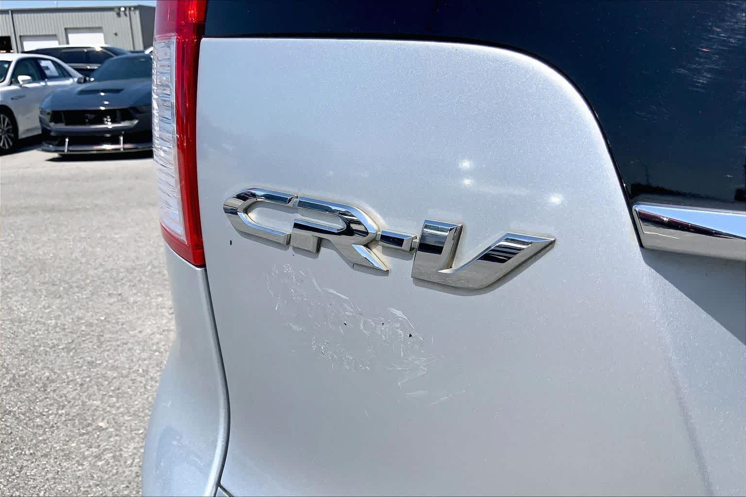 Used 2012 Alabaster Silver Metallic Honda LX image 28