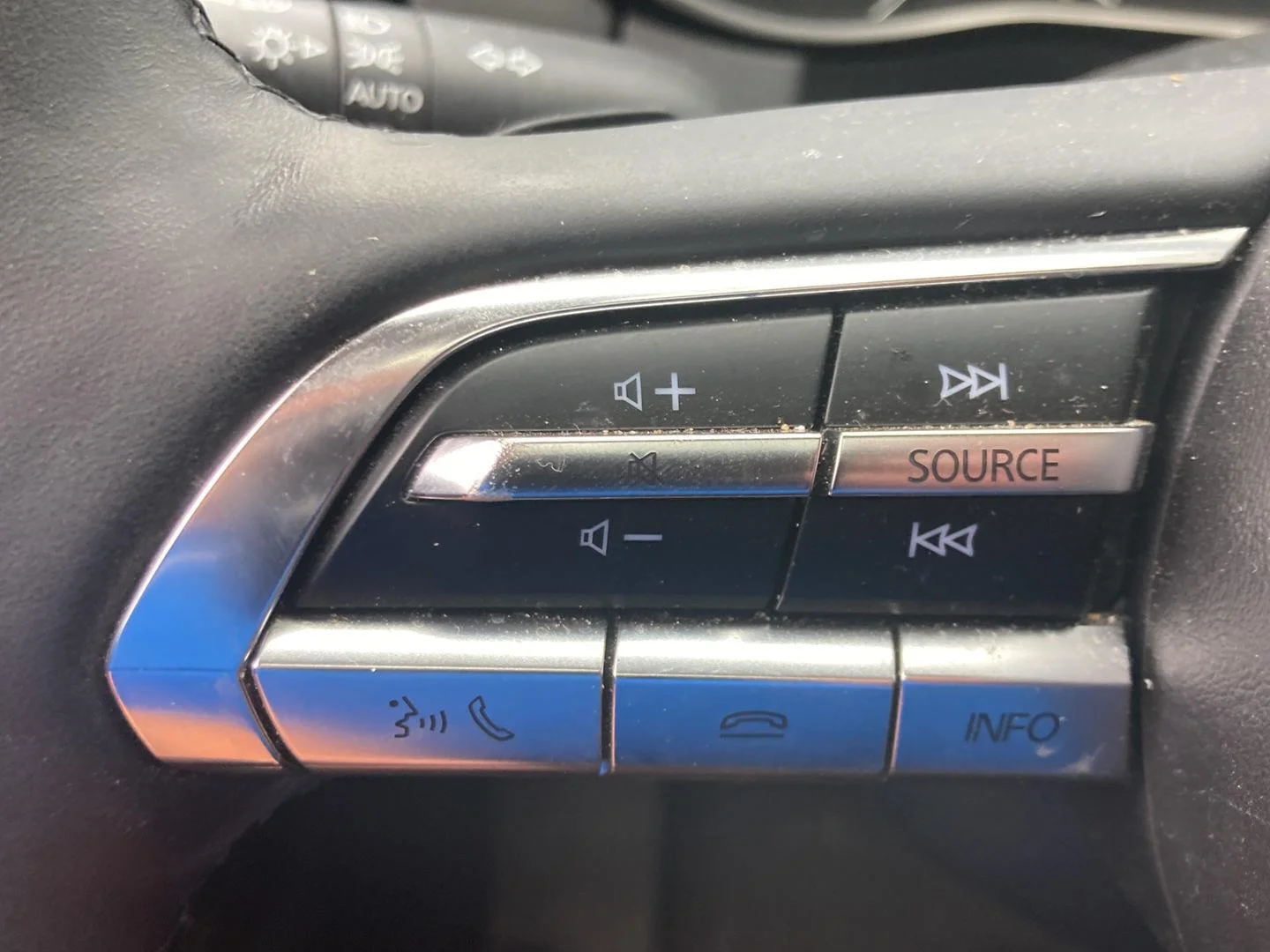 Used 2025 Wind Chill Pearl Mazda 2.5 Turbo Premium Package image 16