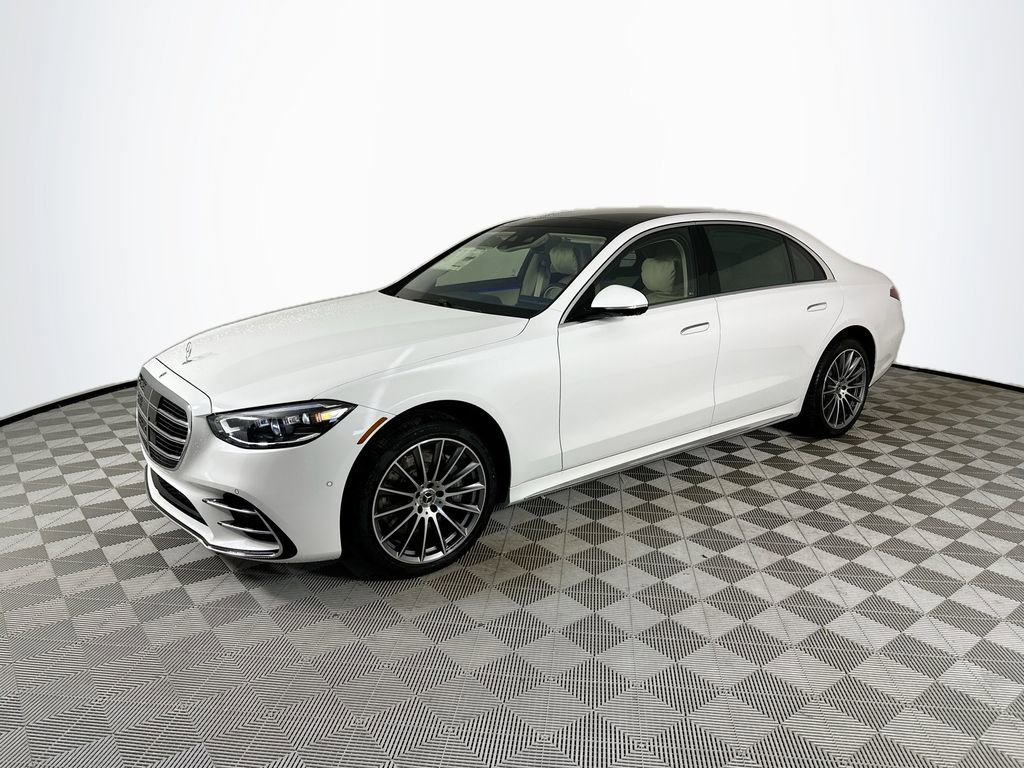 New 2026 MANUFAKTUR Moonlight White Metallic Mercedes-Benz S 500 image 37