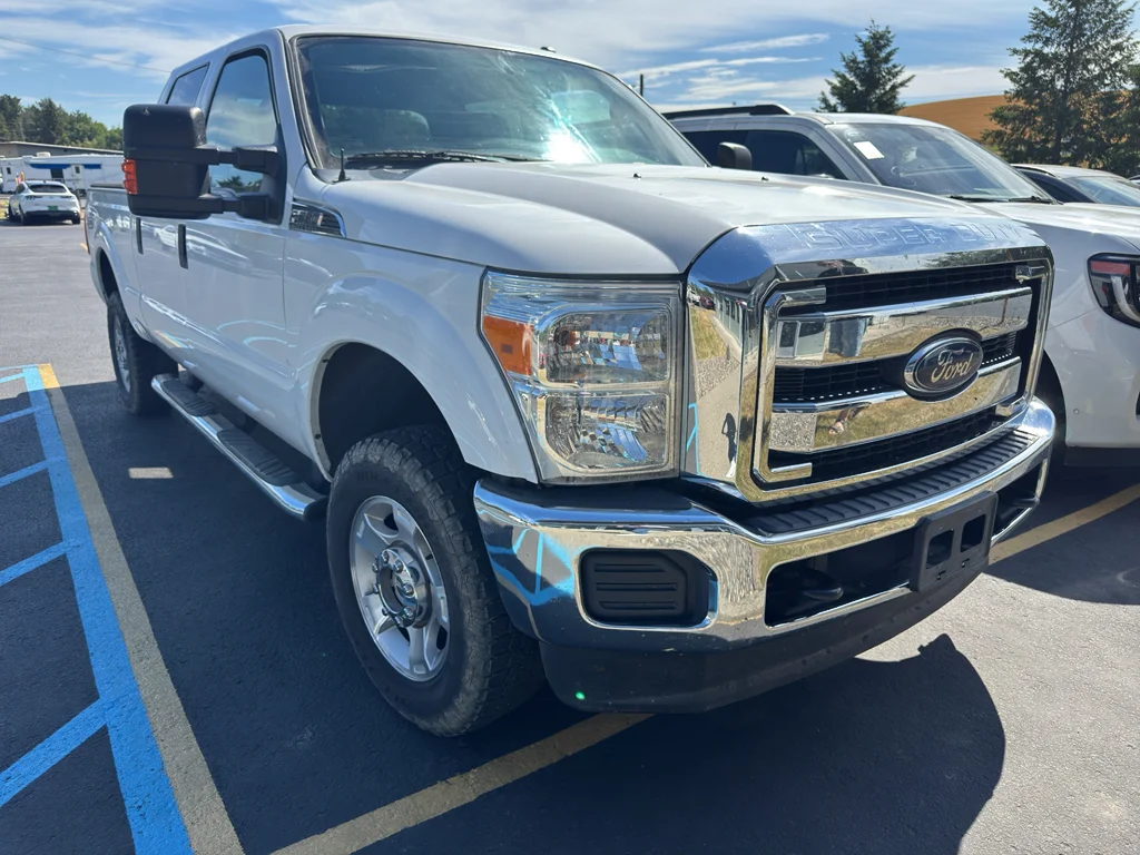 Used 2016 Oxford White Ford XLT image 3