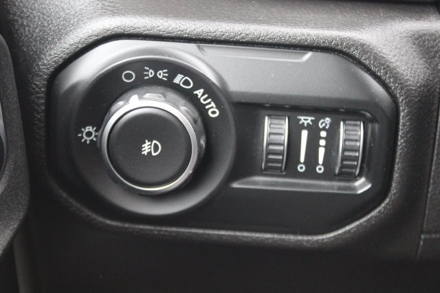 Used 2020 White Jeep Sport S image 16