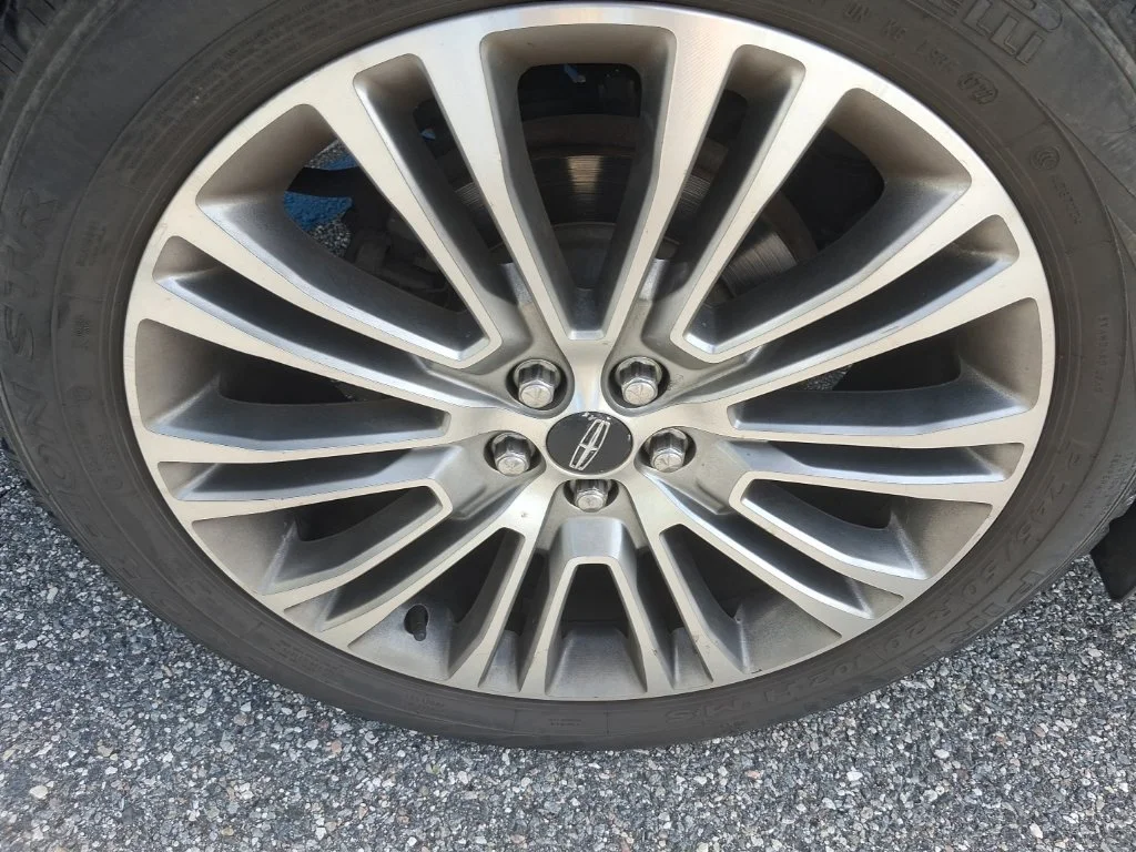 Used 2016  Lincoln Reserve image 16