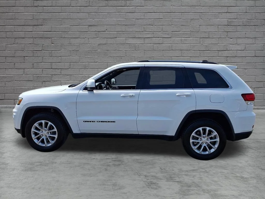 Used 2021 Bright White Clearcoat Jeep Laredo E image 7