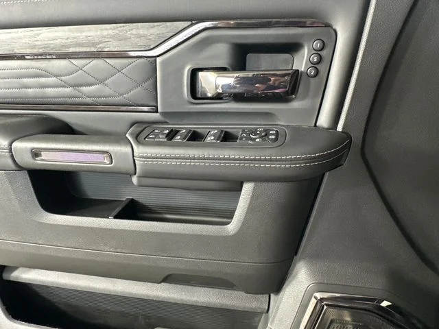 2026 RAM 3500 Limited - Photo 23