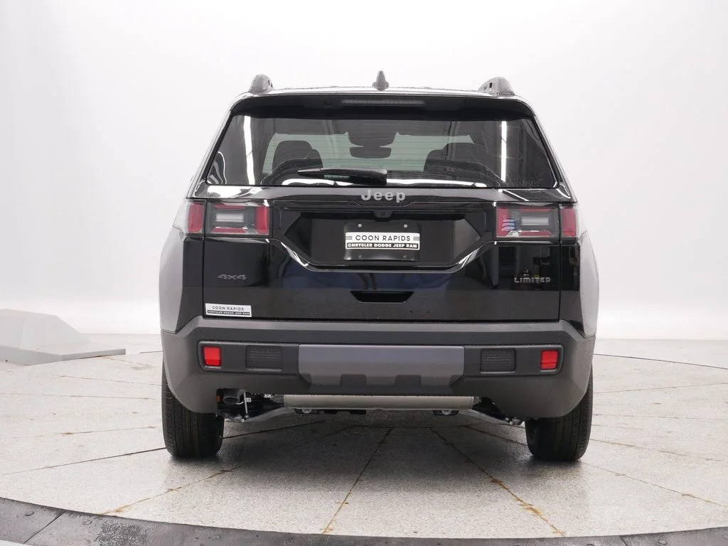New 2026 Diamond Black Crystal Pearlcoat Jeep Limited image 4