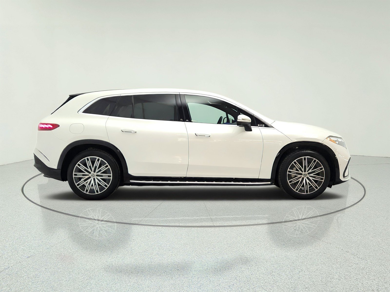 Used 2023 MANUFAKTUR Diamond White Mercedes-Benz EQS 450+ SUV image 4