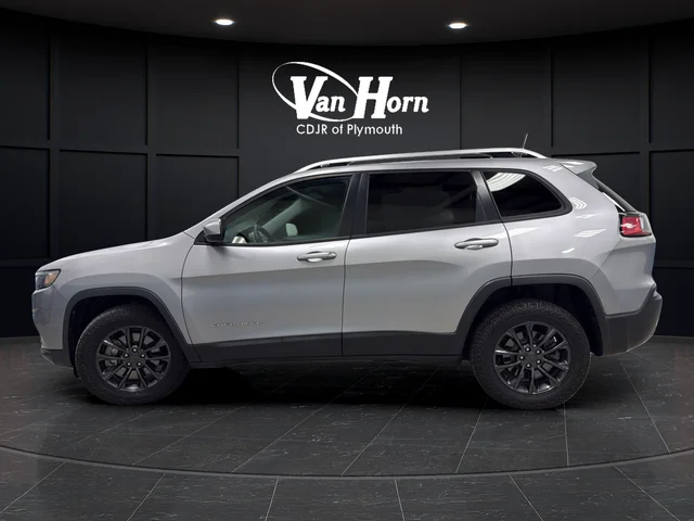 Used 2020 Billet Silver Metallic Jeep Latitude image 4
