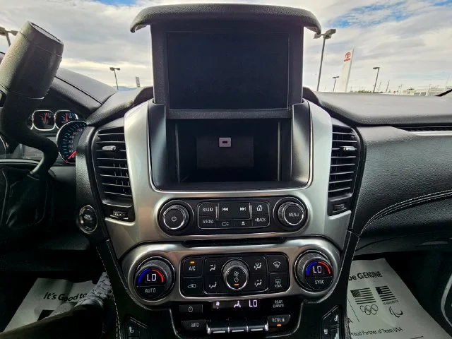 Used 2018 Silver Ice Metallic Chevrolet Premier image 16