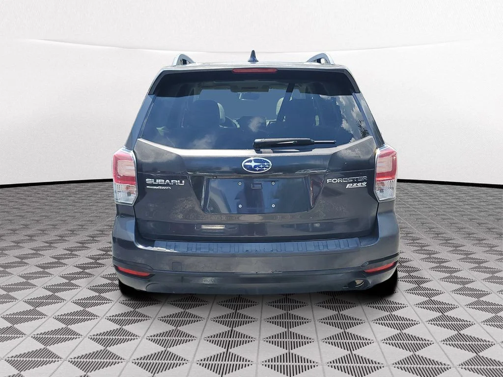 Used 2017 Gray Subaru 2.5i Premium image 5