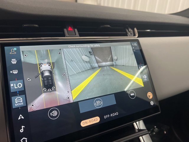 New 2026 Arroios Grey Land Rover Dynamic SE image 33