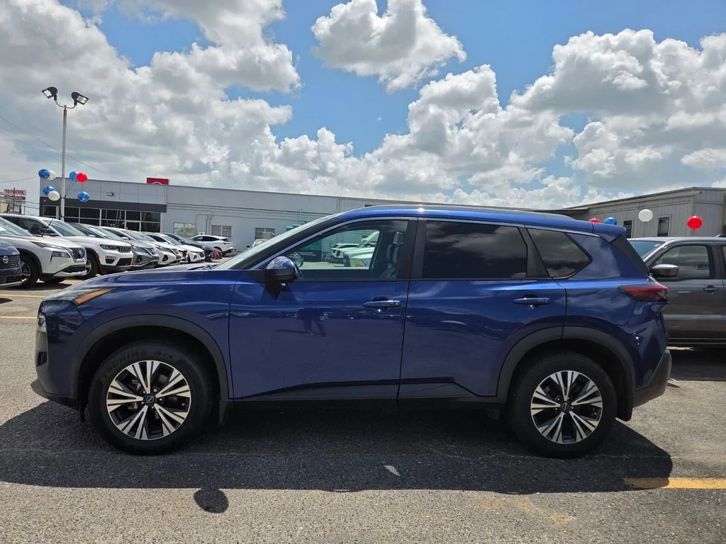 Used 2022 Blue Nissan SV image 2