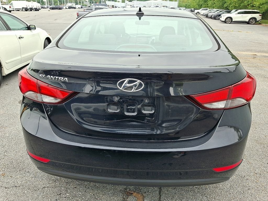 Used 2016 Black Hyundai Value Edition image 5