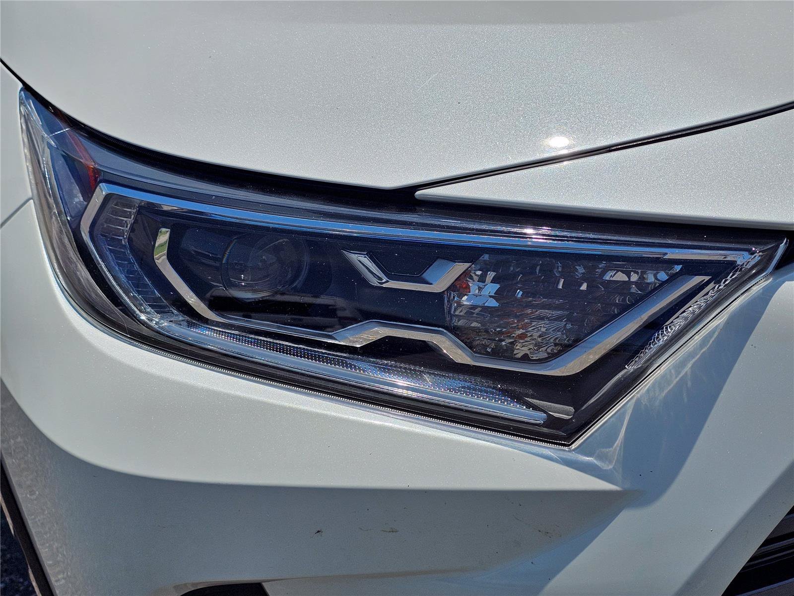 2021 Toyota RAV4 XSE - Photo 4