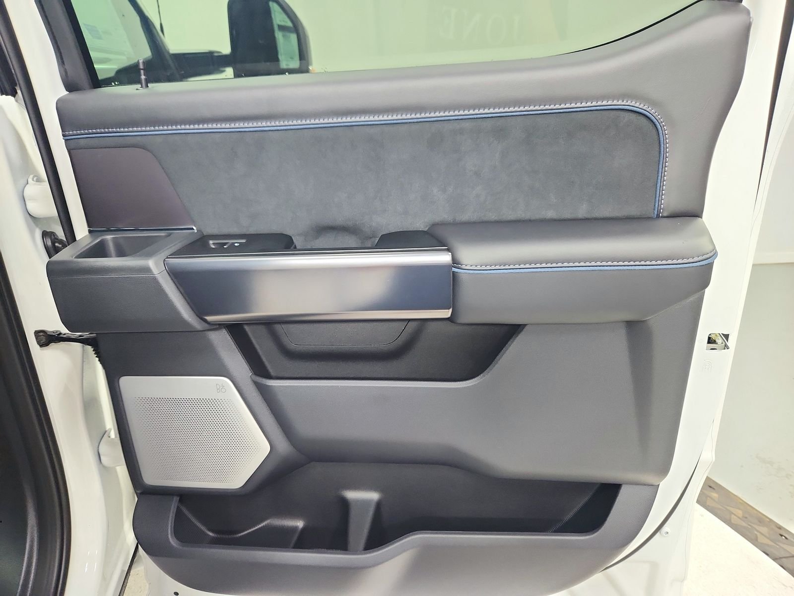 2026 Ford F-350 Super Duty Platinum - Photo 48