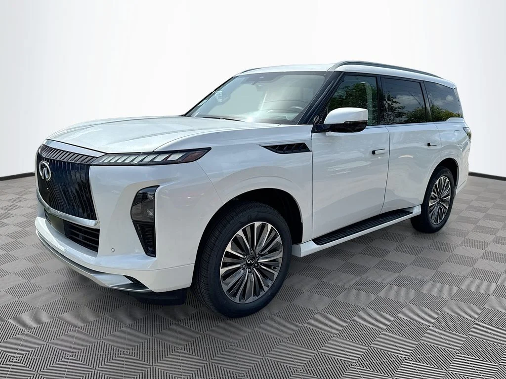 New 2027 RADIANT WHITE INFINITI Luxe 4WD image 3