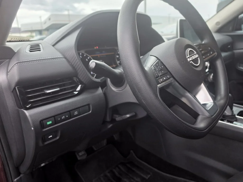 Certified Used 2025  Nissan SV image 14