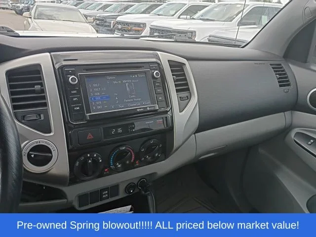 Used 2014 White Toyota Prerunner image 19
