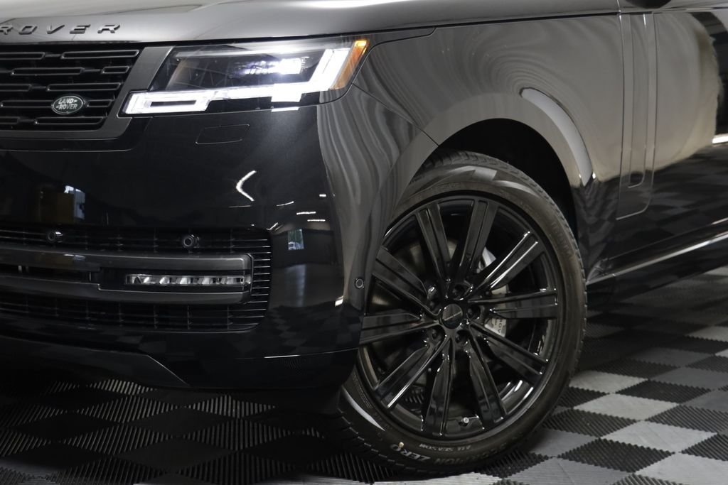 New 2026 Santorini Black LAND ROVER SE 7 Seats image 4