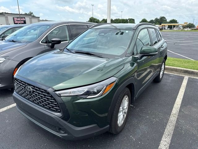 Used 2023  Toyota LE image 1