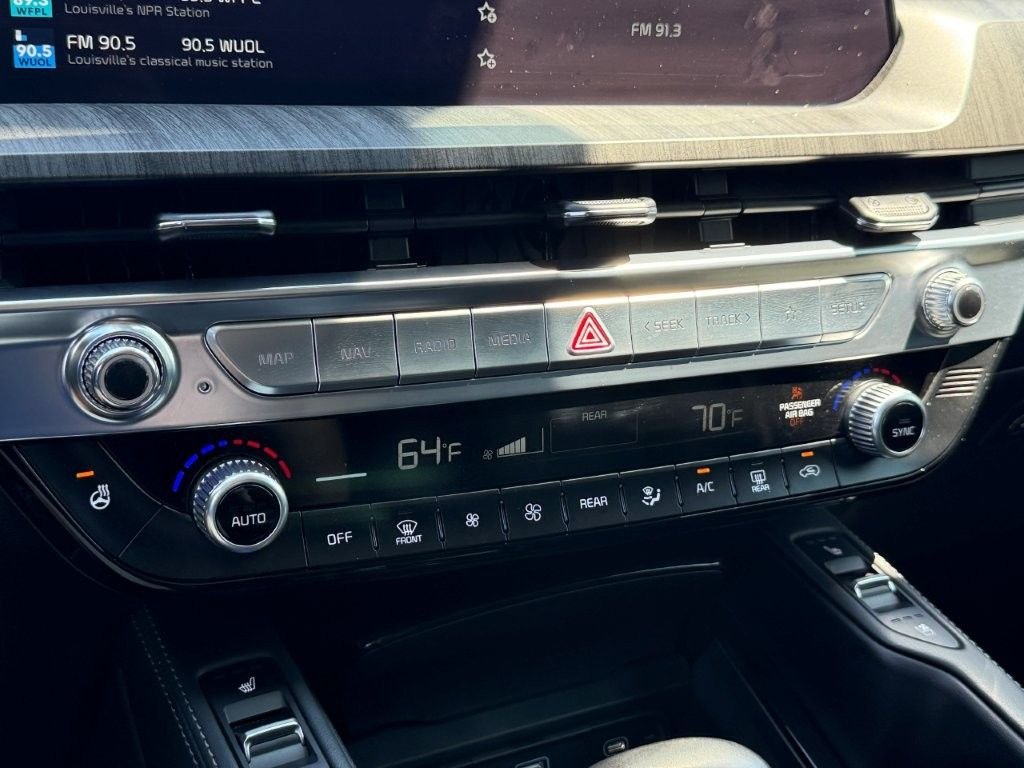 Used 2024 White Kia SX-Prestige image 33