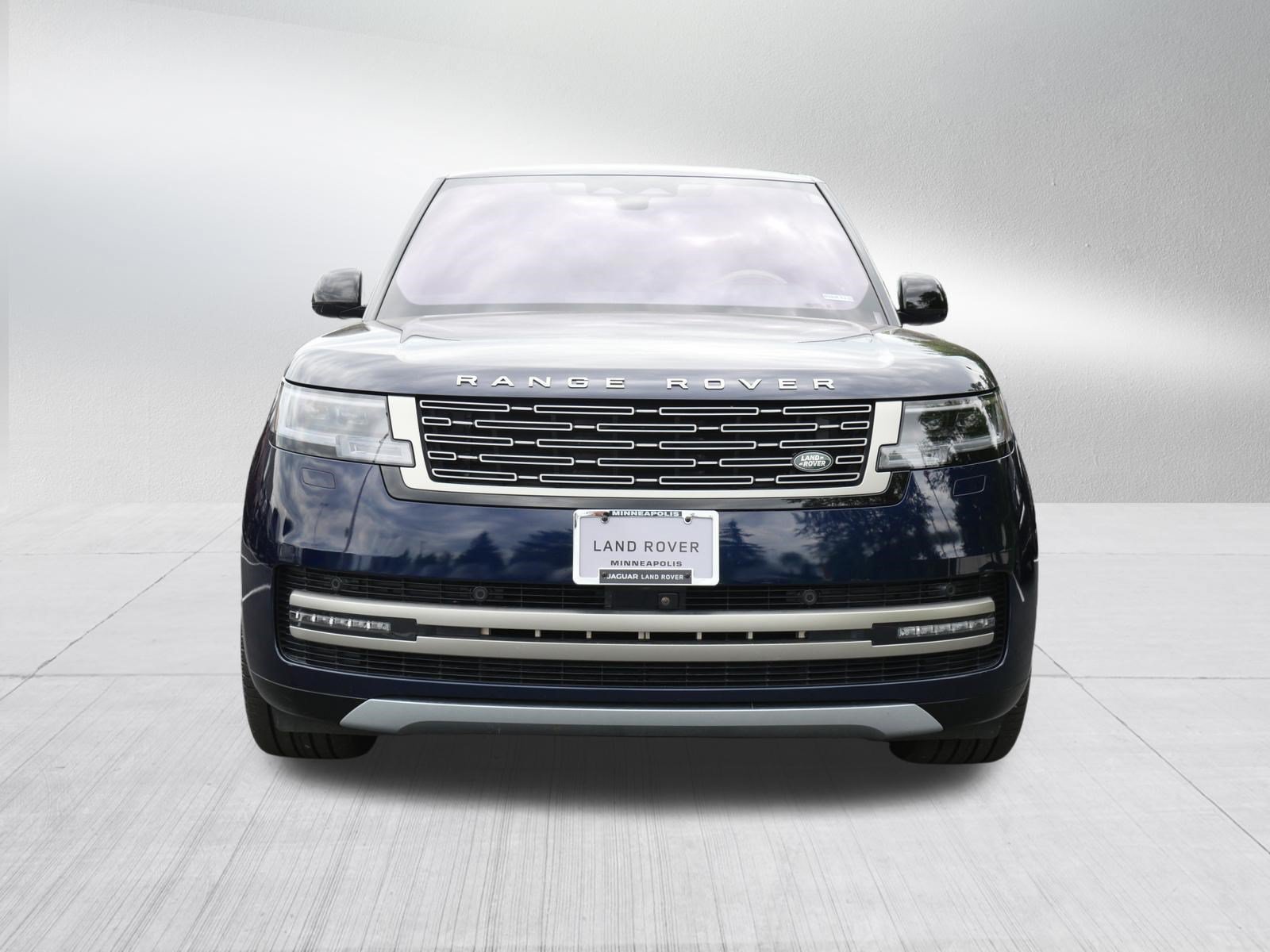 Used 2023 Portofino Blue Metallic Land Rover SE image 8