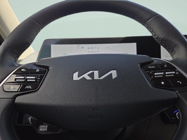 Used 2024 Glacier Kia  image 30