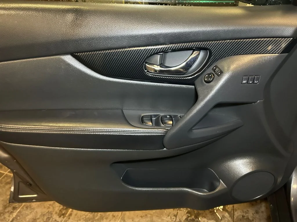 Used 2017 Gun Metallic Nissan  image 23