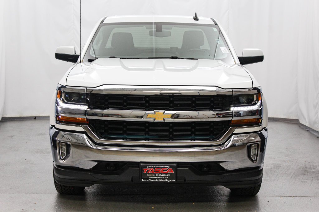 Used 2018 White Chevrolet LT image 4