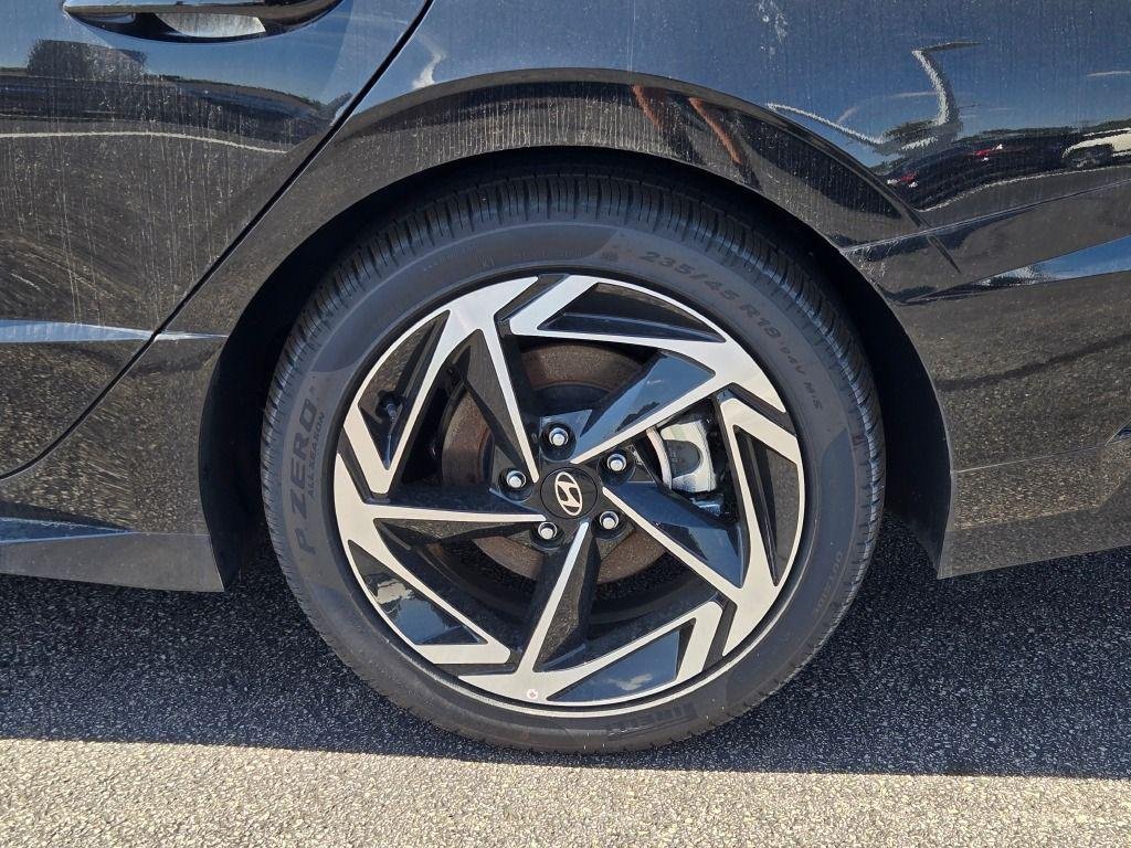 New 2026 Abyss Black Hyundai SEL Sport image 13