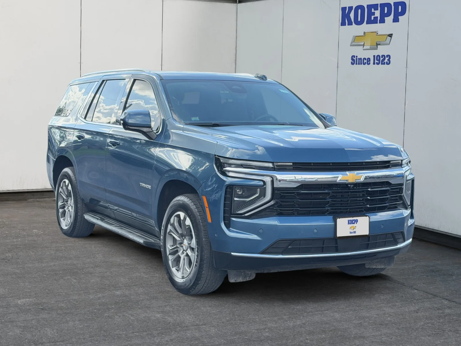 Used 2025 Lakeshore Blue Metallic Chevrolet LS image 7