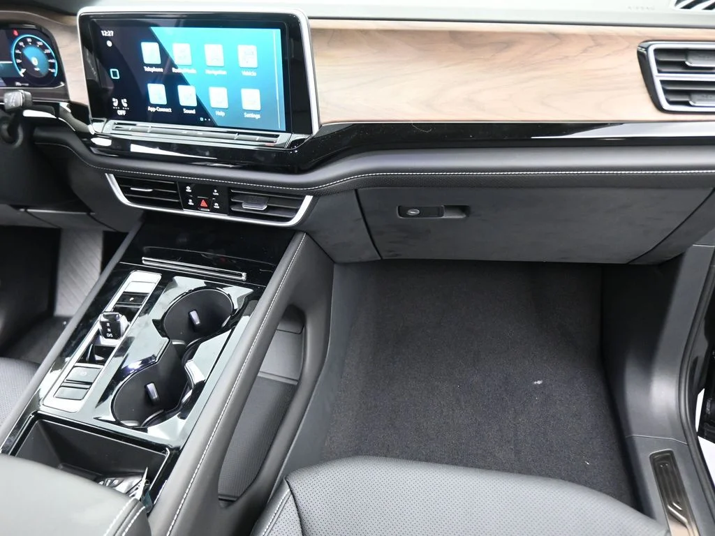 2026 Volkswagen Atlas SE w/Tech - Photo 45